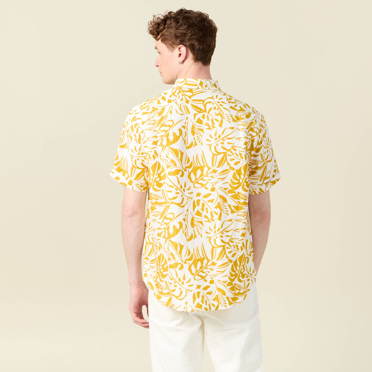 Chemise manches courtes fluide jaune fonc&eacute; homme
