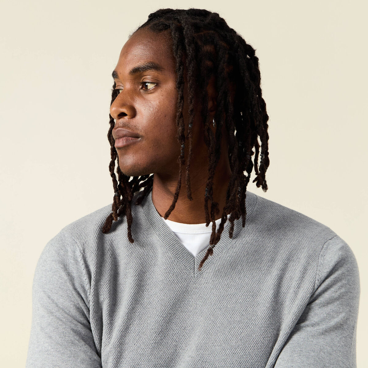 Pull col en V éco-responsable gris foncé homme
