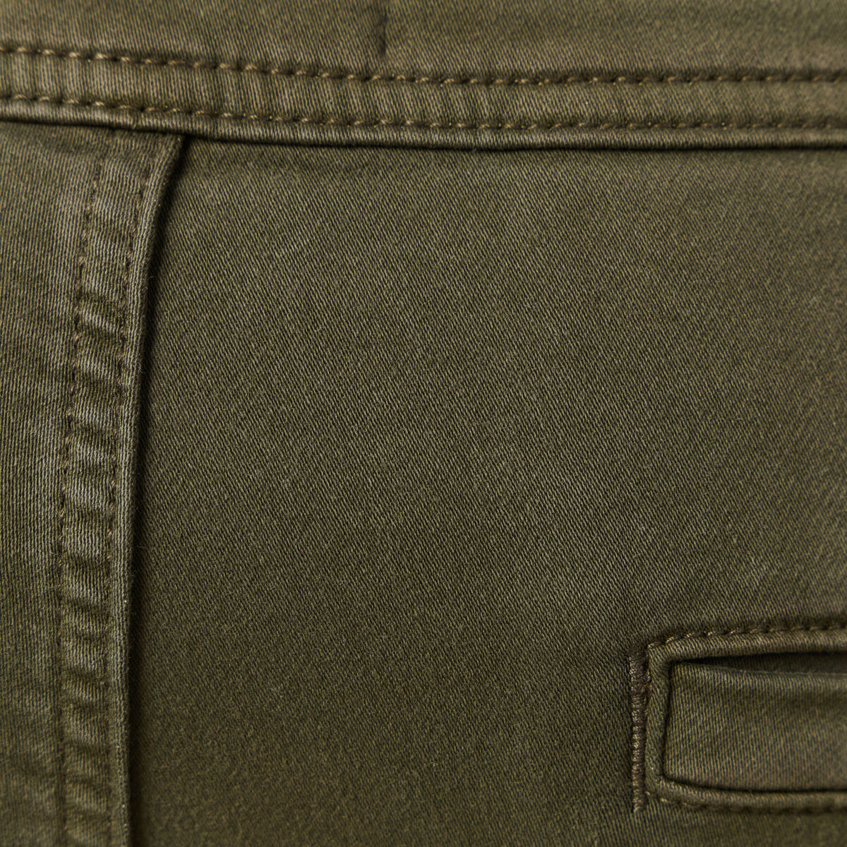 Pantalon battle bas resserr&eacute; vert kaki homme
