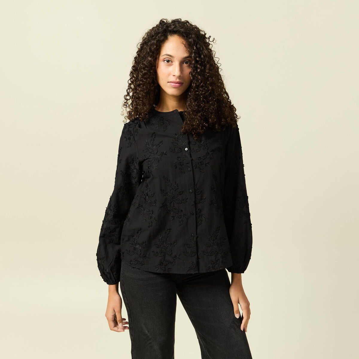 Chemise manches longues broderie coton noir femme