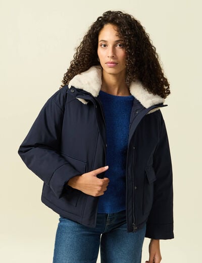 Veste droite courte col classique bleu fonc&eacute; femme