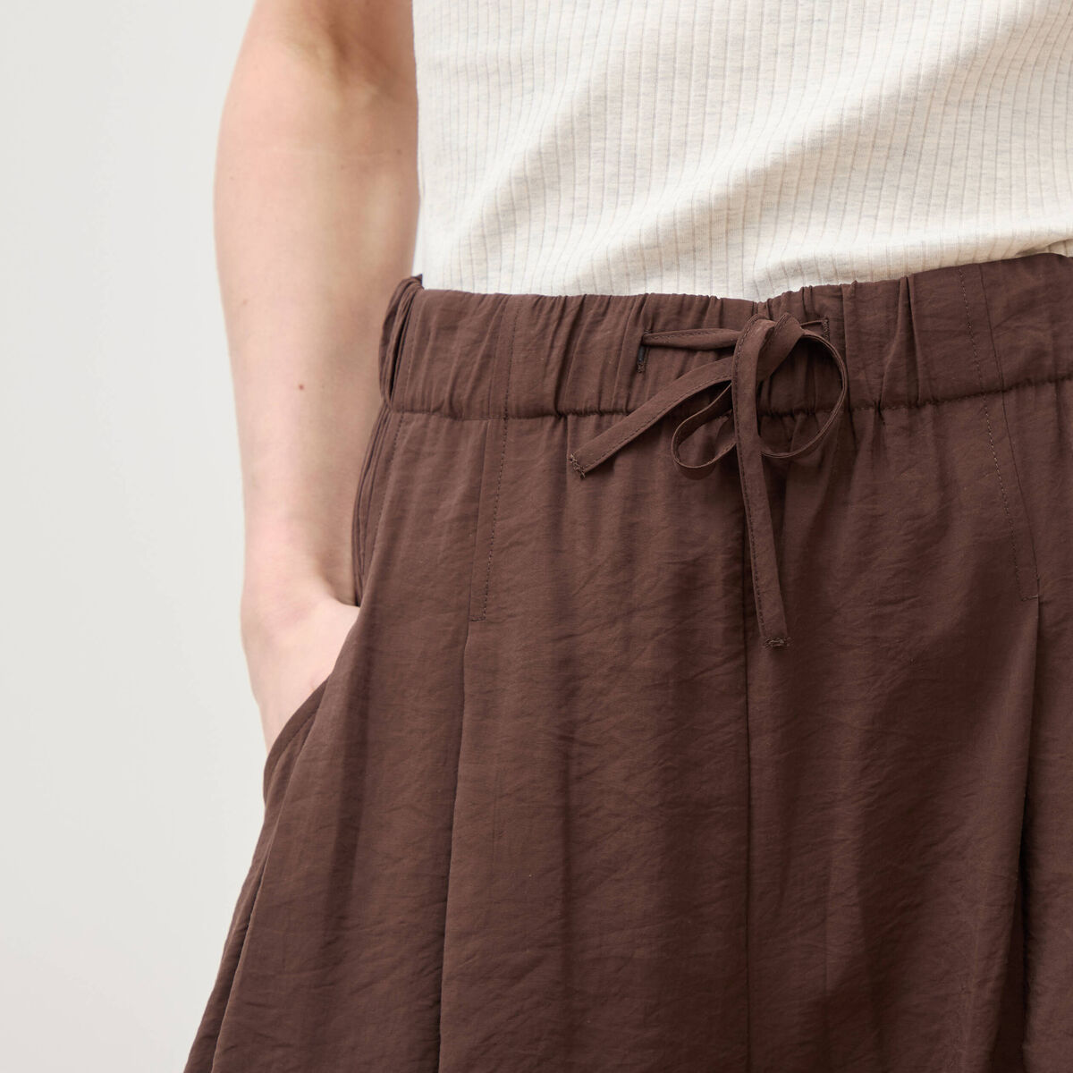 Pantalon loose taille standard marron fonc&eacute; femme
