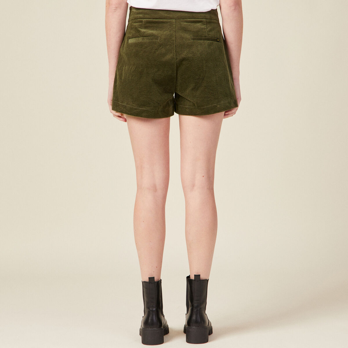 Short droit en velours vert kaki femme