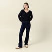 Pull fin col V manches longues bleu fonc&eacute; femme