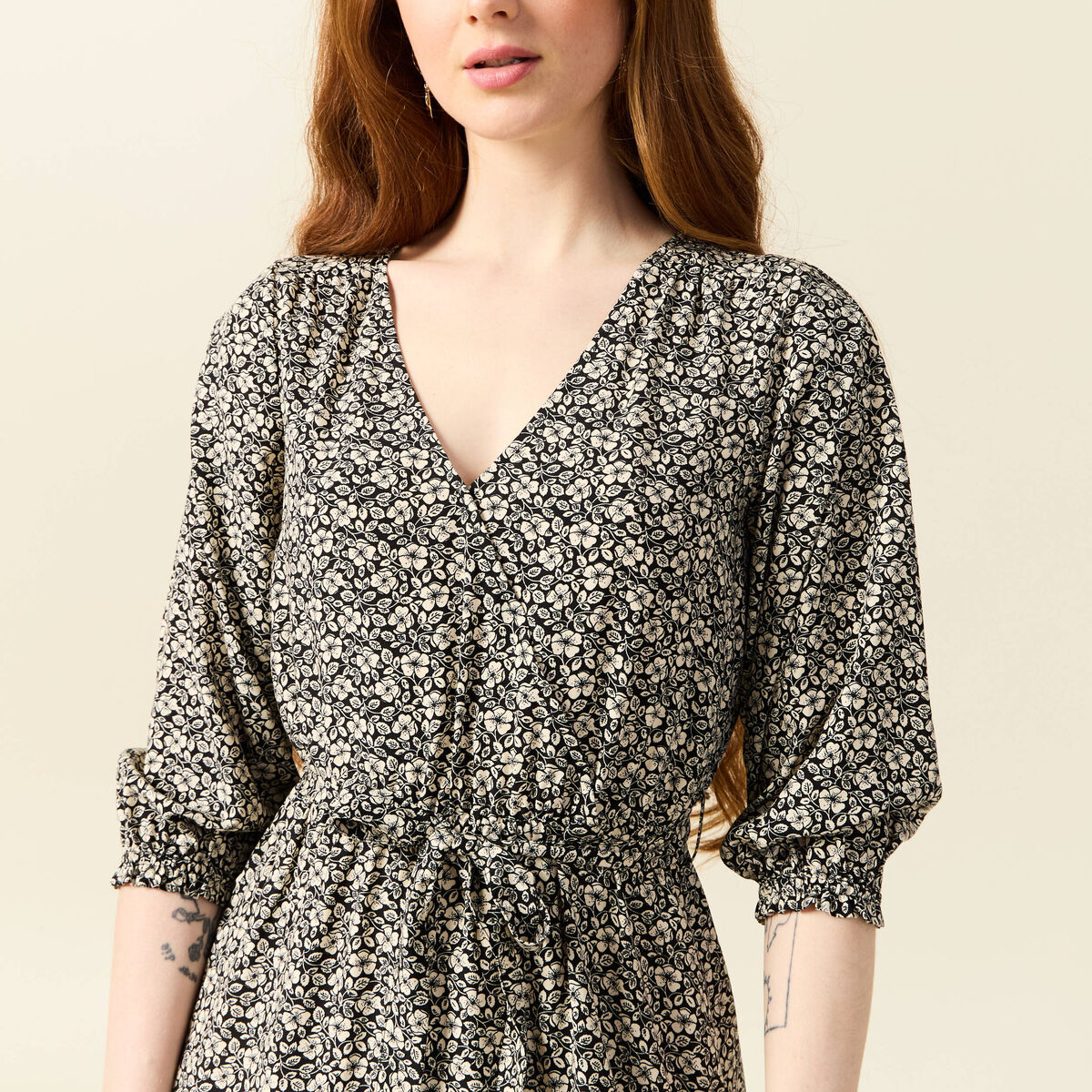 Robe &eacute;vas&eacute;e fluide manches 3/4 noir femme