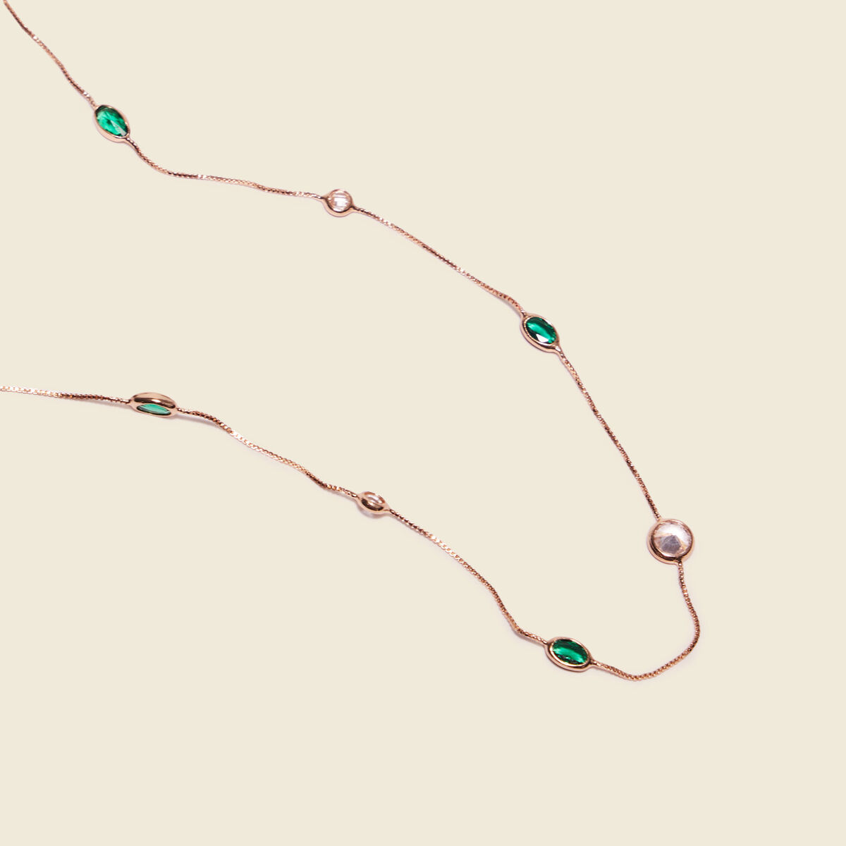 Collier avec perles vert olive femme