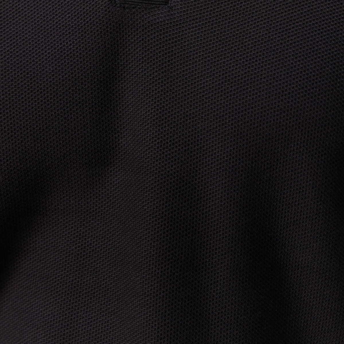 Polo cintr&eacute; manches courtes en coton noir homme