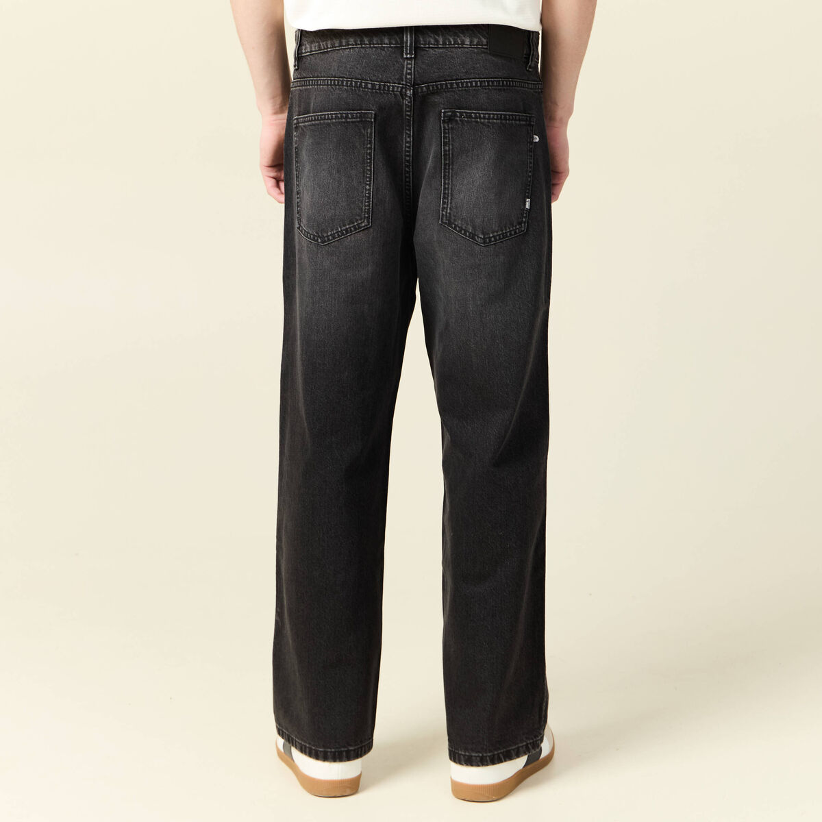 Jeans large 5 poches longueur 32 denim snow noir homme