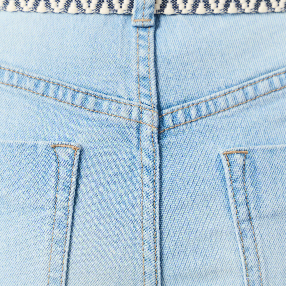 Jeans boyfriend ceinturé denim bleach femme