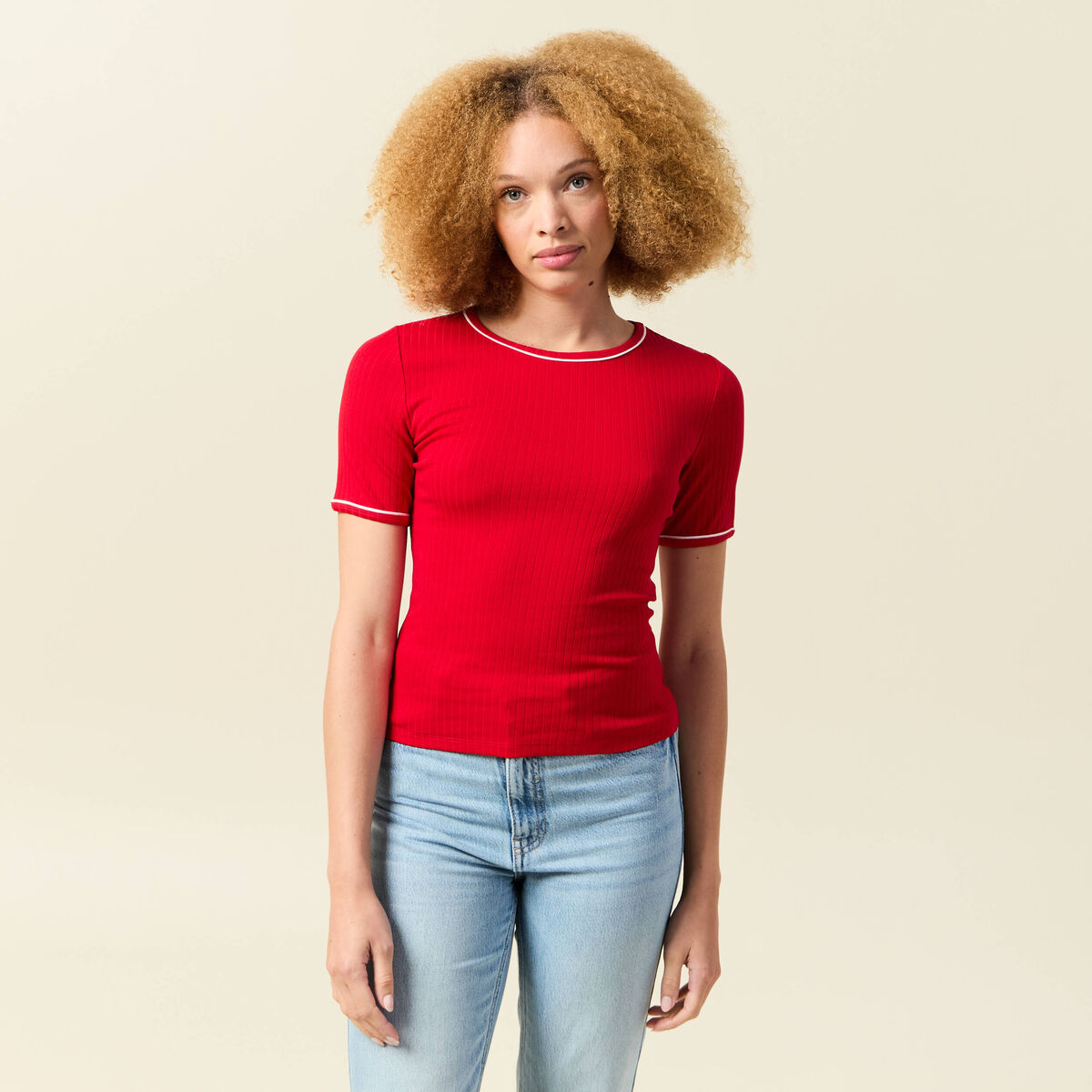 T-shirt ajust&eacute; court manches courtes rouge femme