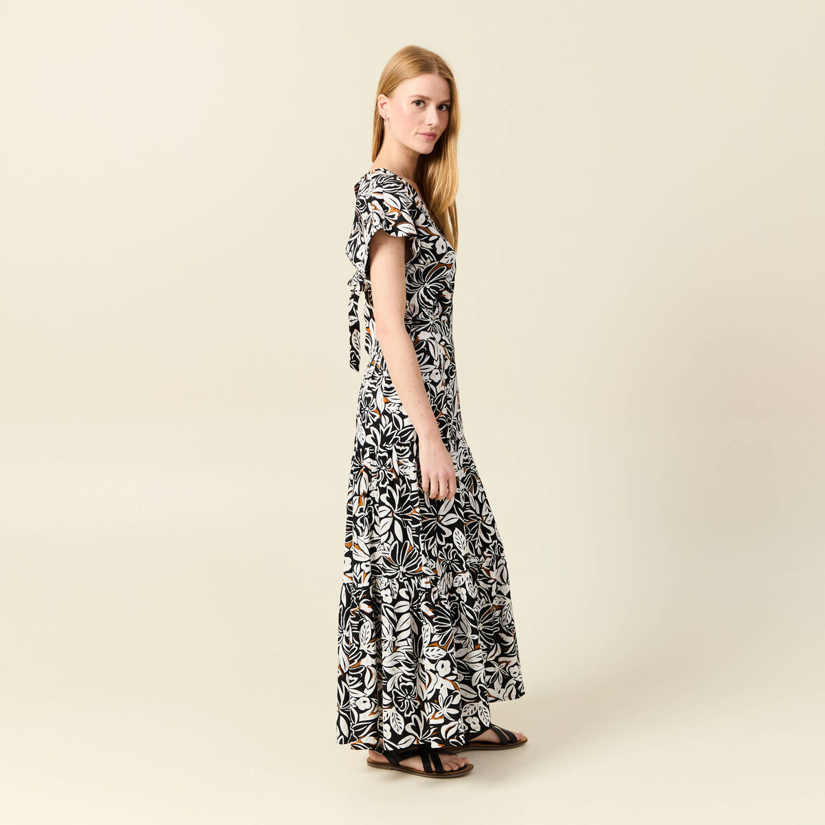 Robe longue évasée dos ouvert noir femme