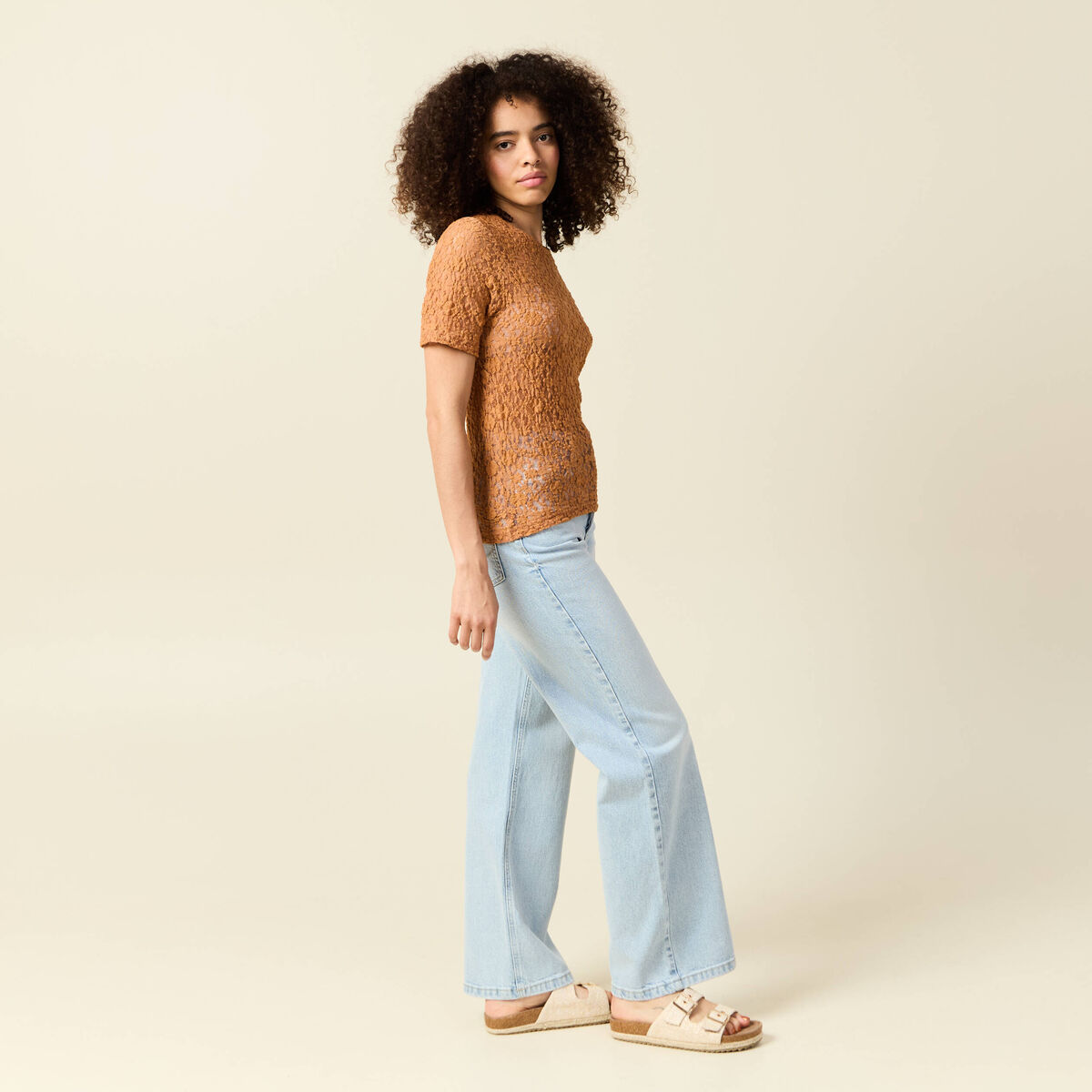 T-shirt cintr&eacute; col rond dentelle terracotta femme