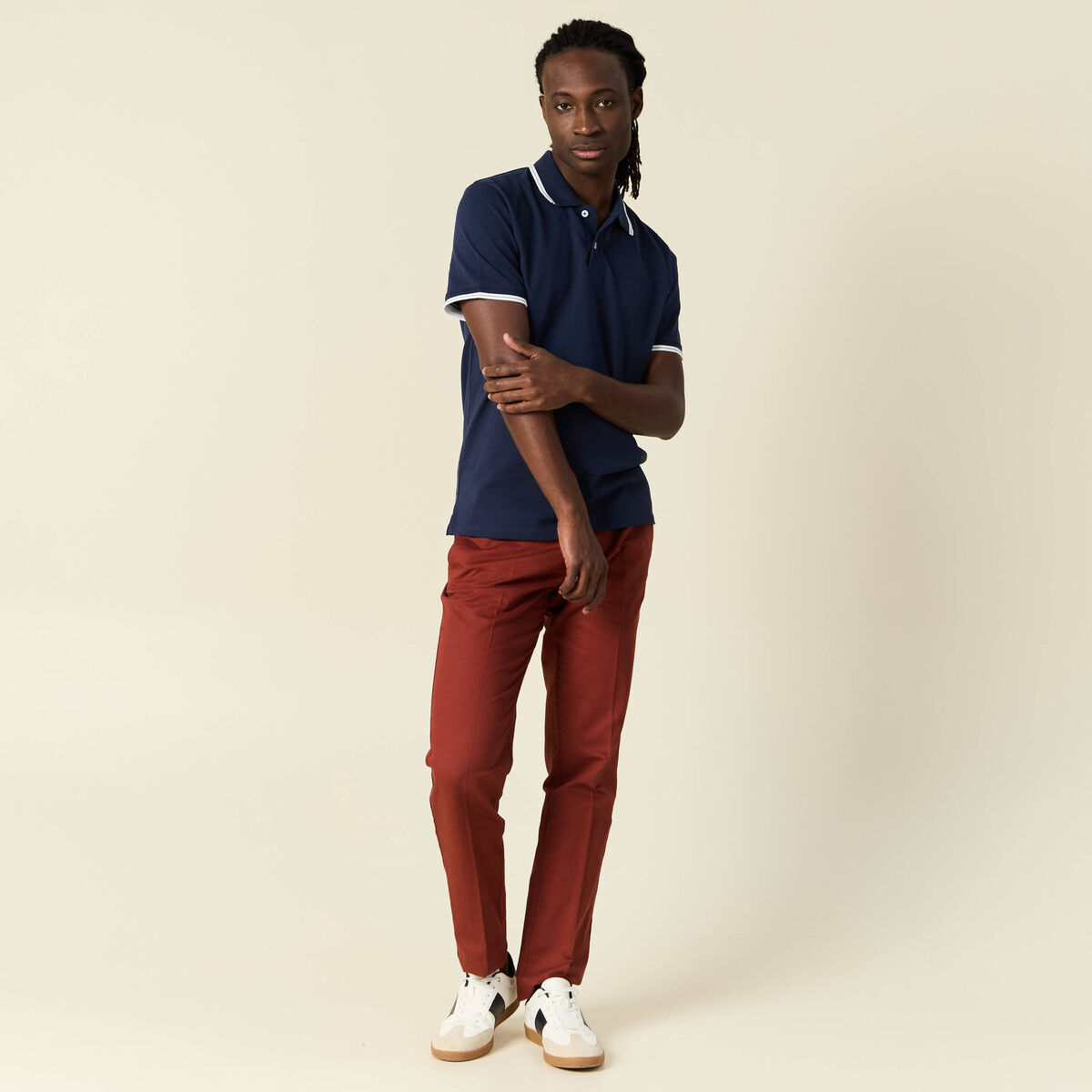 Polo cintr&eacute; en coton manches courtes bleu marine homme