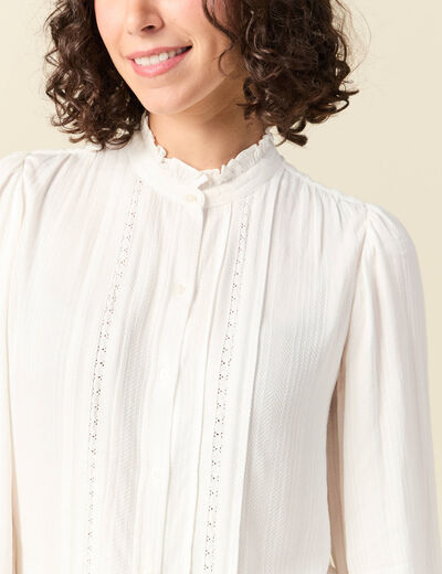 Blouse droite courte d&eacute;tail dentelle creme femme