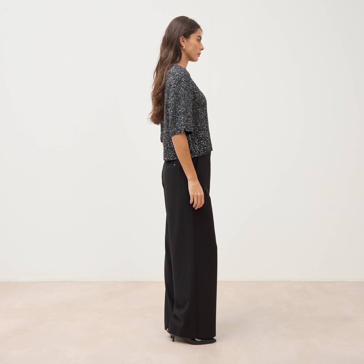 Pull manches courtes col rond brillant noir femme