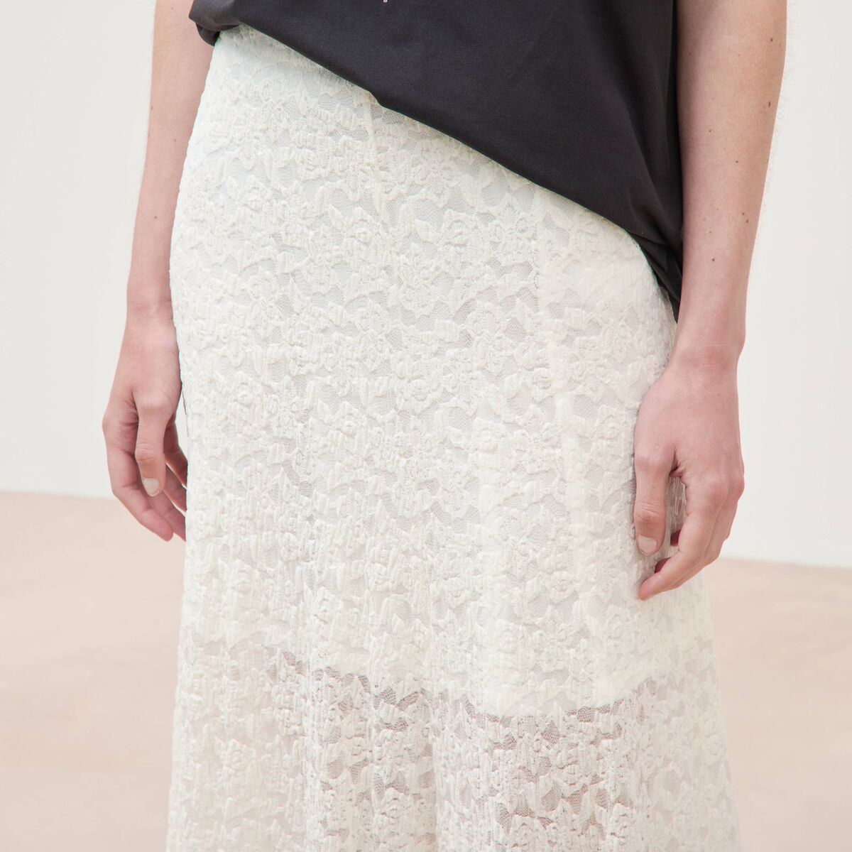 Jupe longue &eacute;vas&eacute;e en dentelle doubl&eacute;e ecru femme