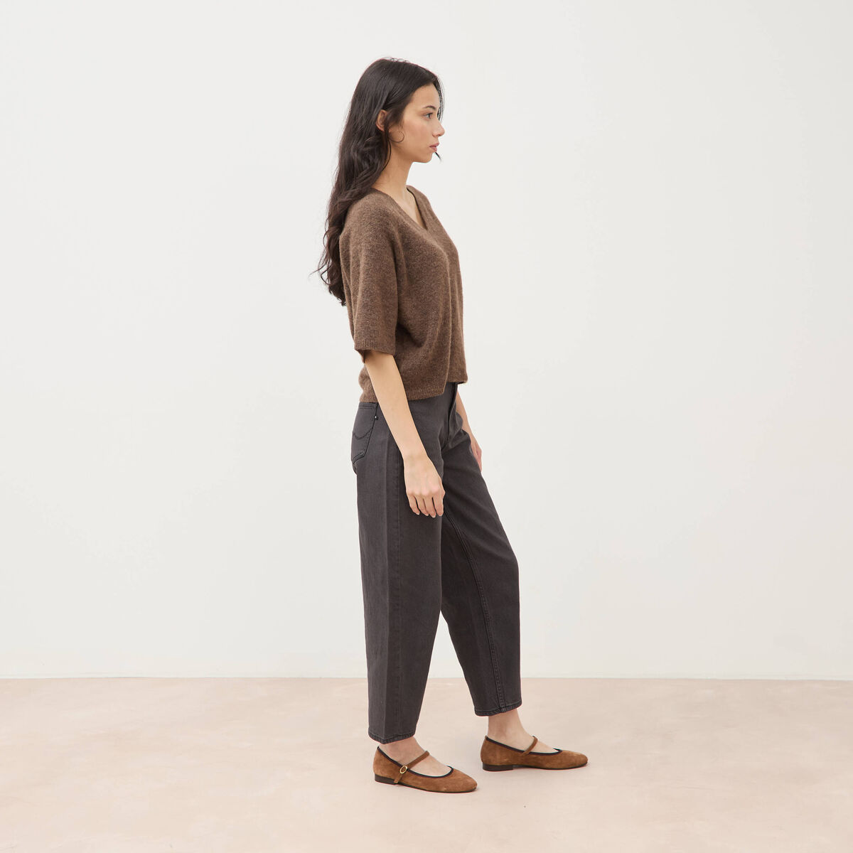 Pull droit court col v manches courtes marron femme