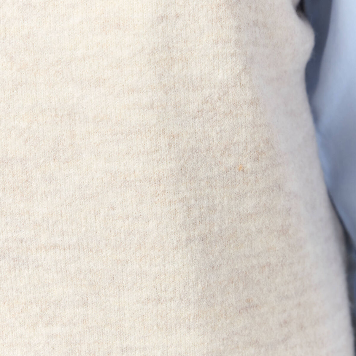 Pull sans manches col en V creme femme