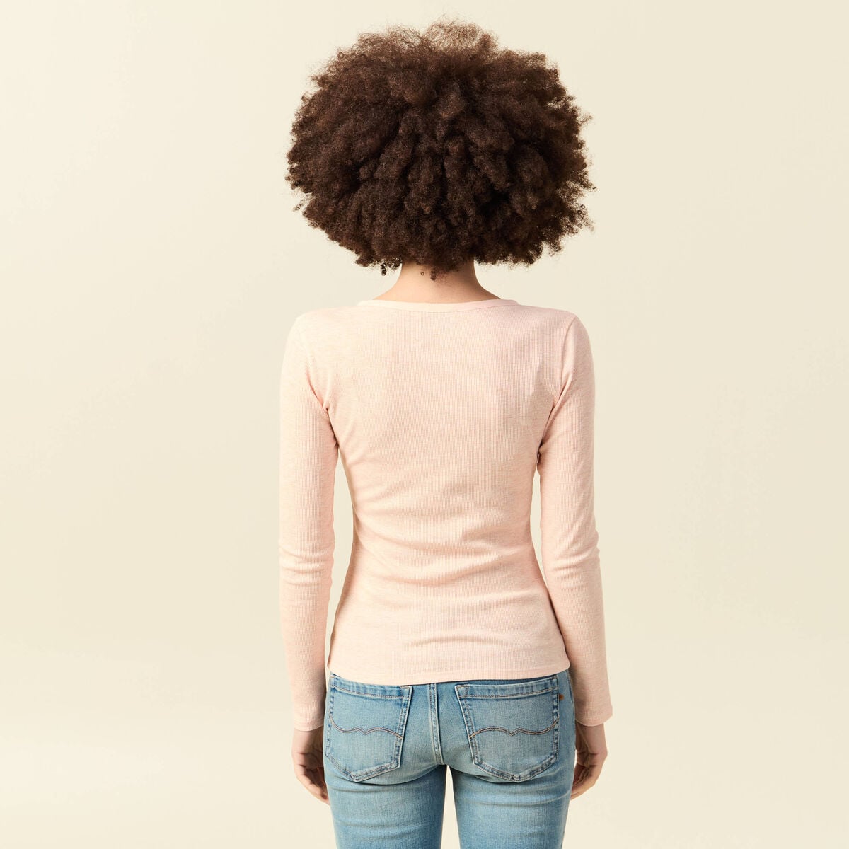 T-shirt cintr&eacute; manches longues col rond rose champagne femme