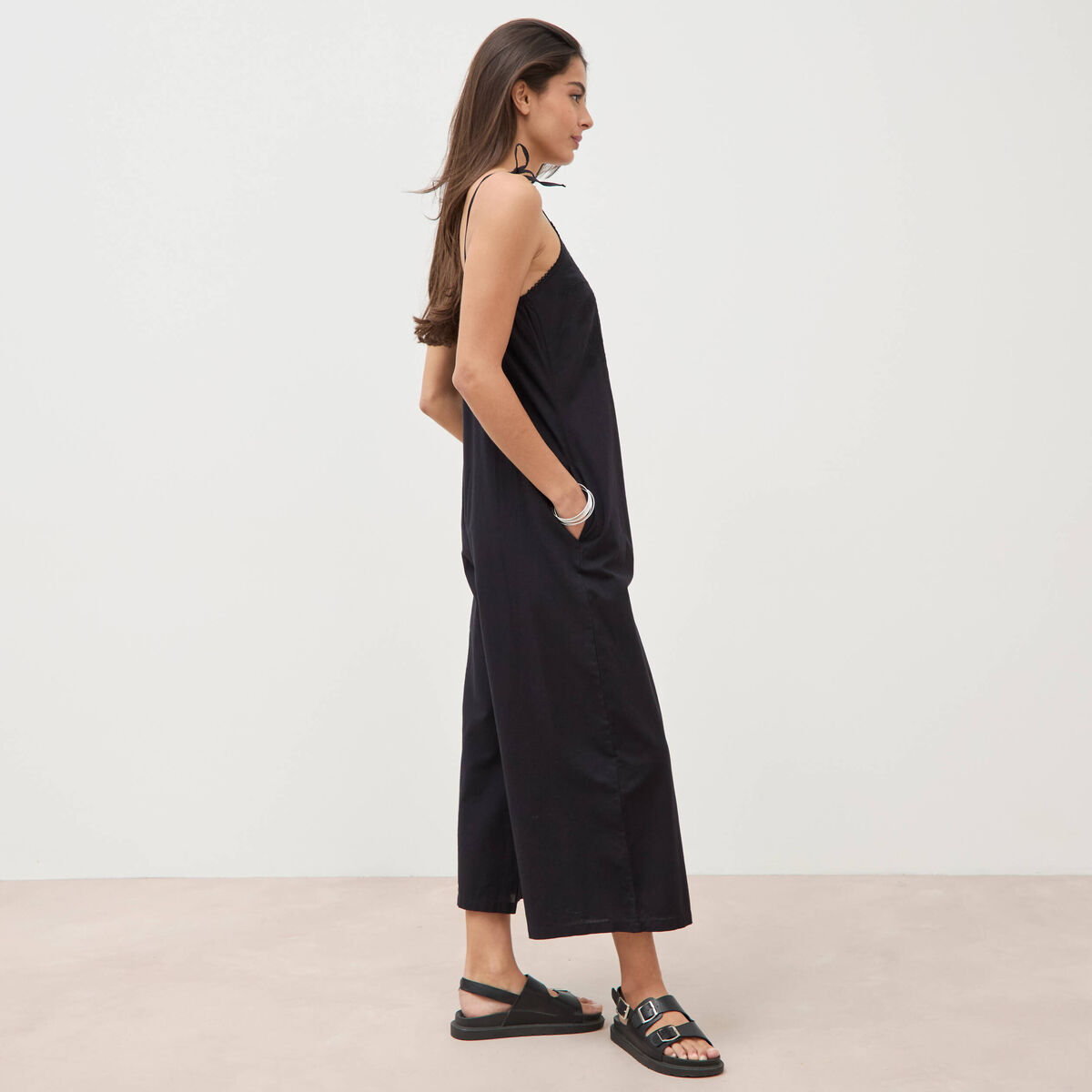Combinaison salopette col carr&eacute; noir femme