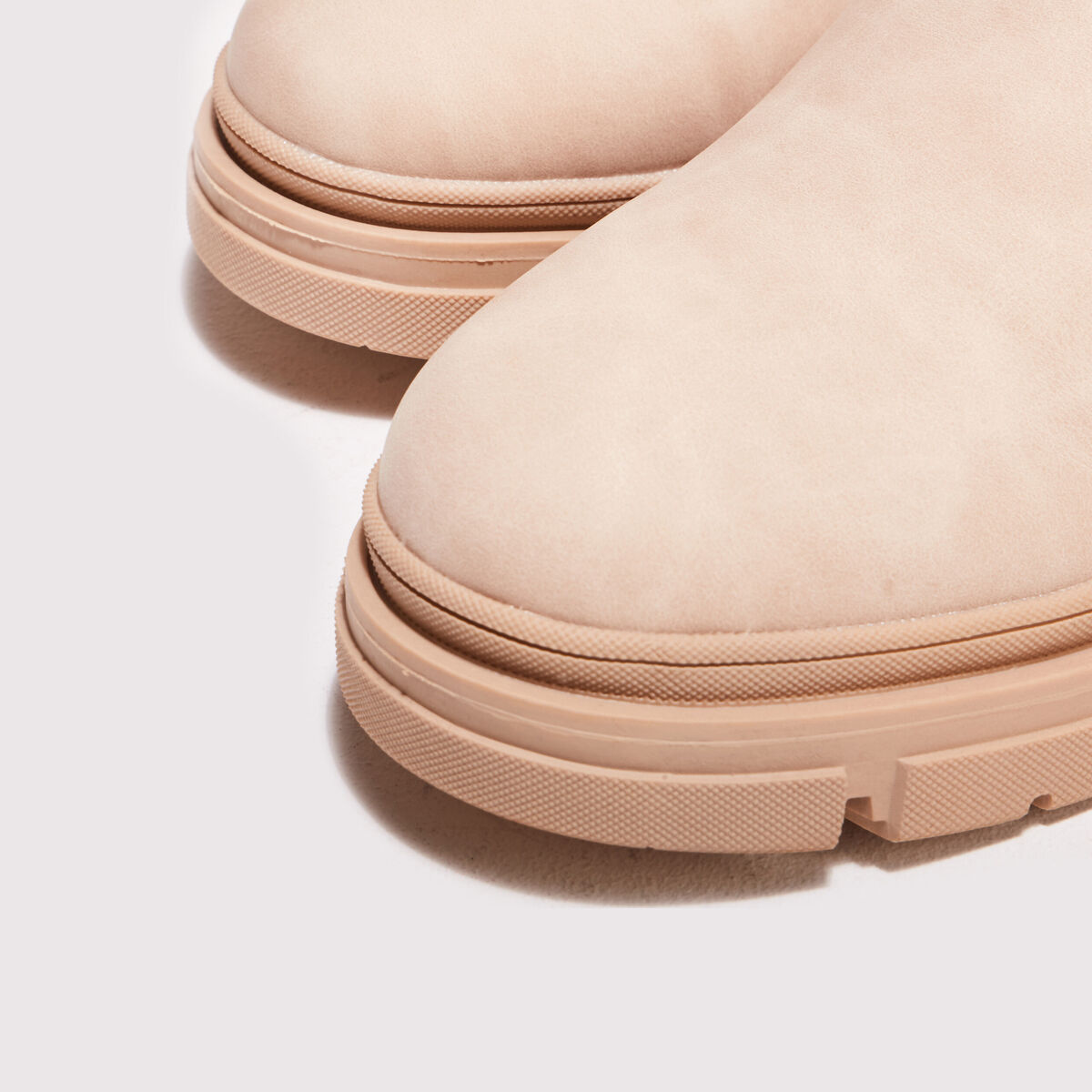 Bottines chelsea crantées creme femme