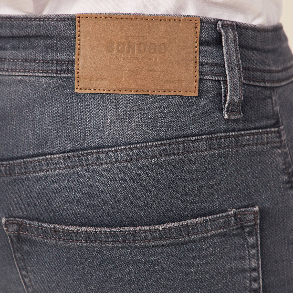 Jeans tapered 5 poches denim gris homme