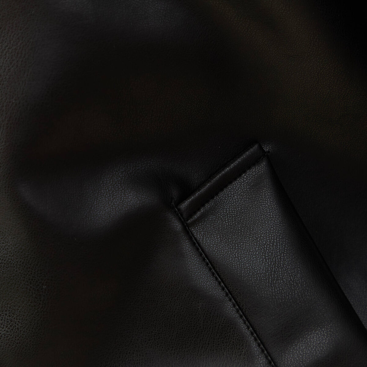 Blouson droit court manches longues noir homme