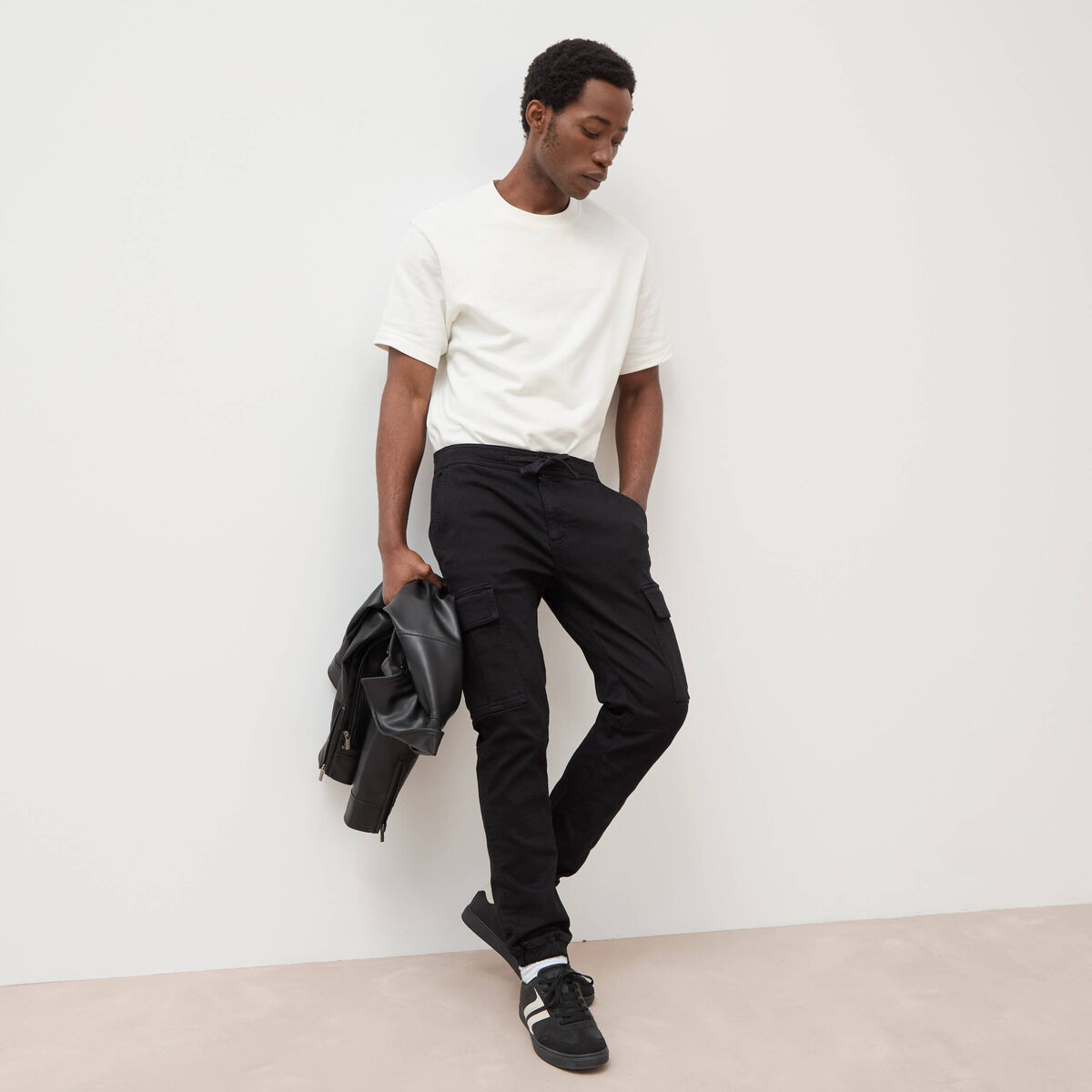 Pantalon battle bas resserr&eacute; noir homme