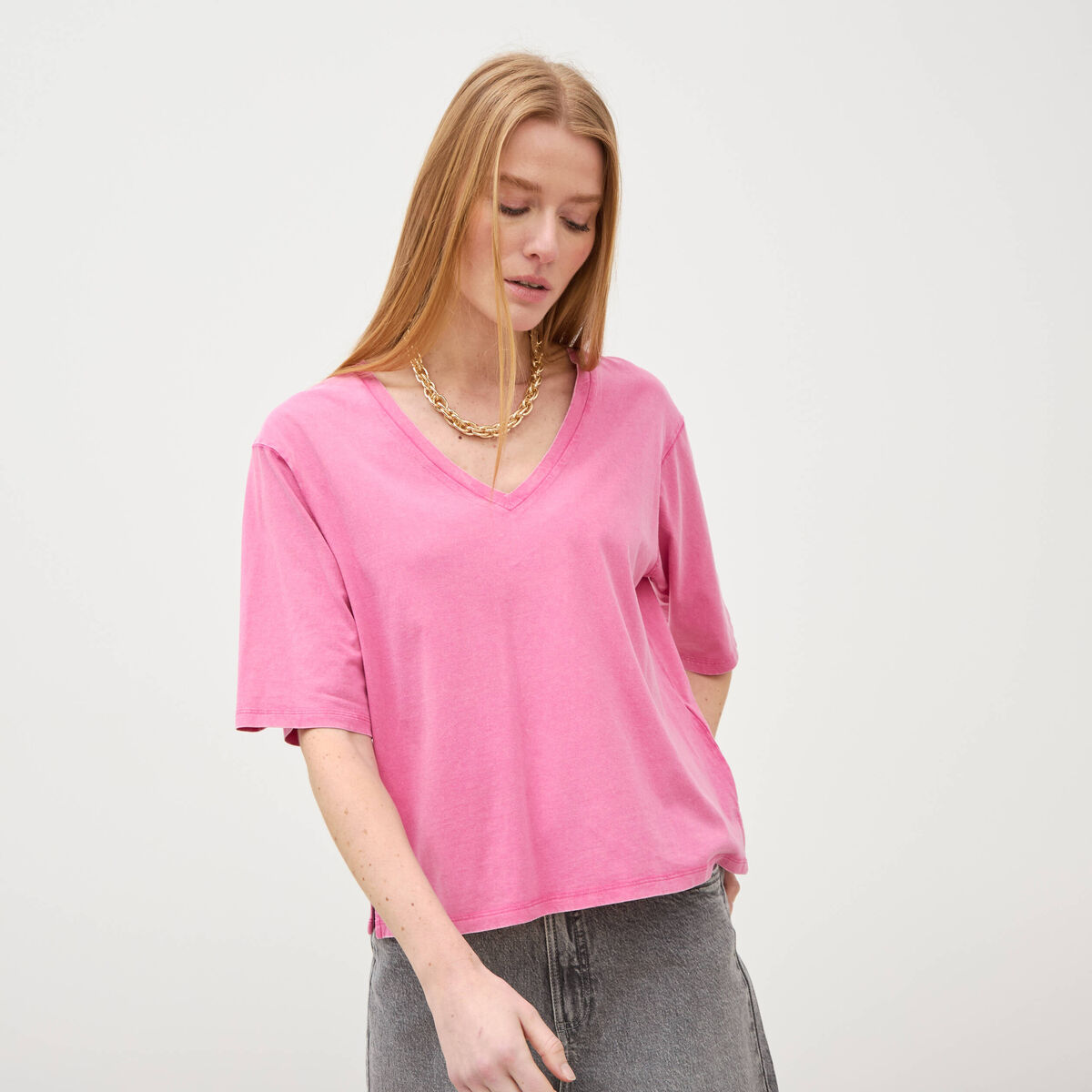 T-shirt col v manches courtes en coton rose framboise femme