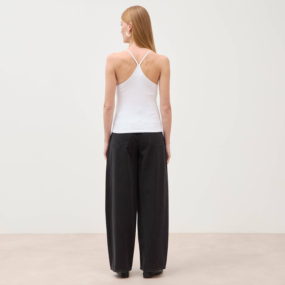 D&eacute;bardeur d&eacute;collet&eacute; &agrave; bretelles blanc femme