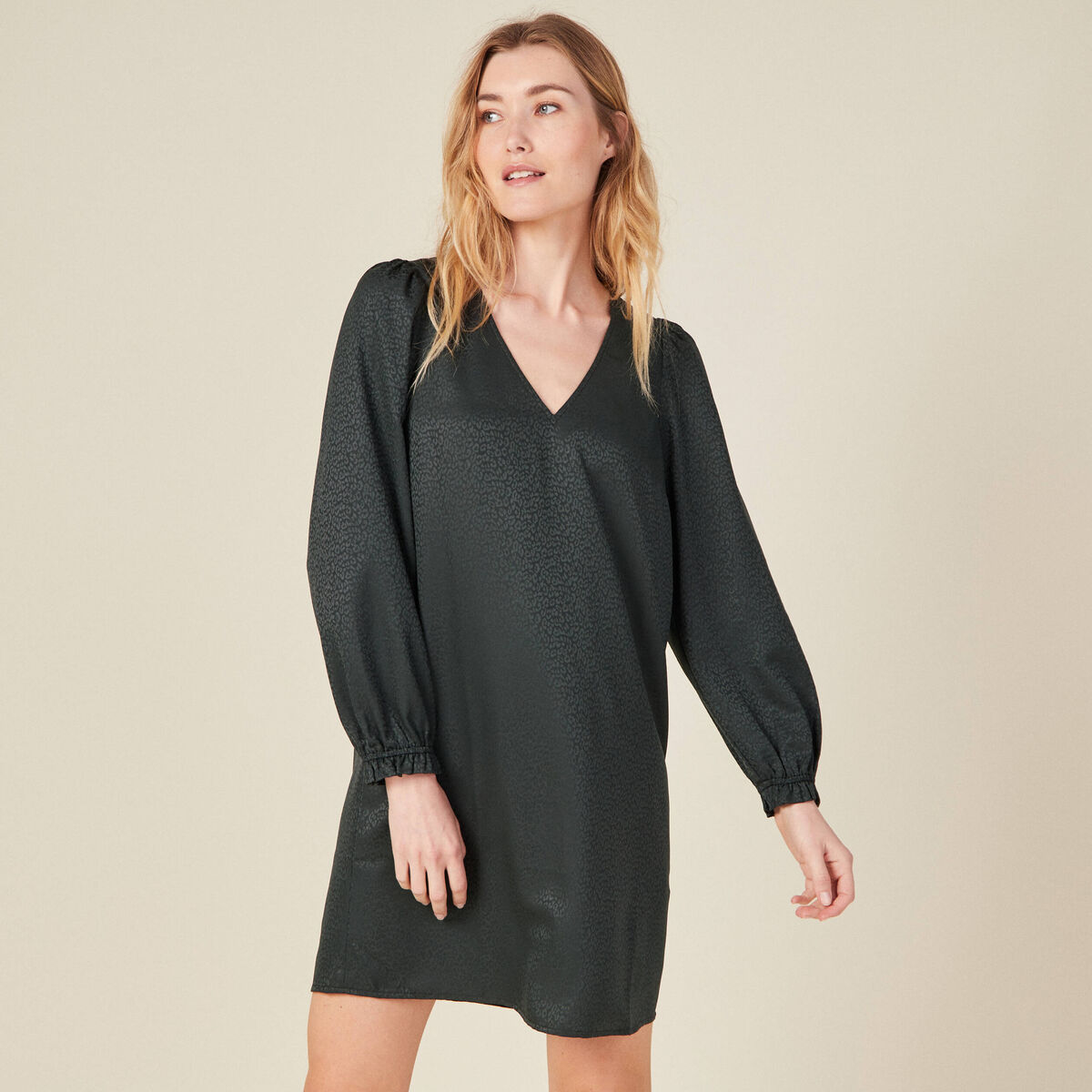 Robe droite col en V satin vert foncé femme