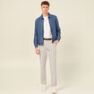 Pantalon chino longueur 32 avec ceinture gris fonc&eacute; homme