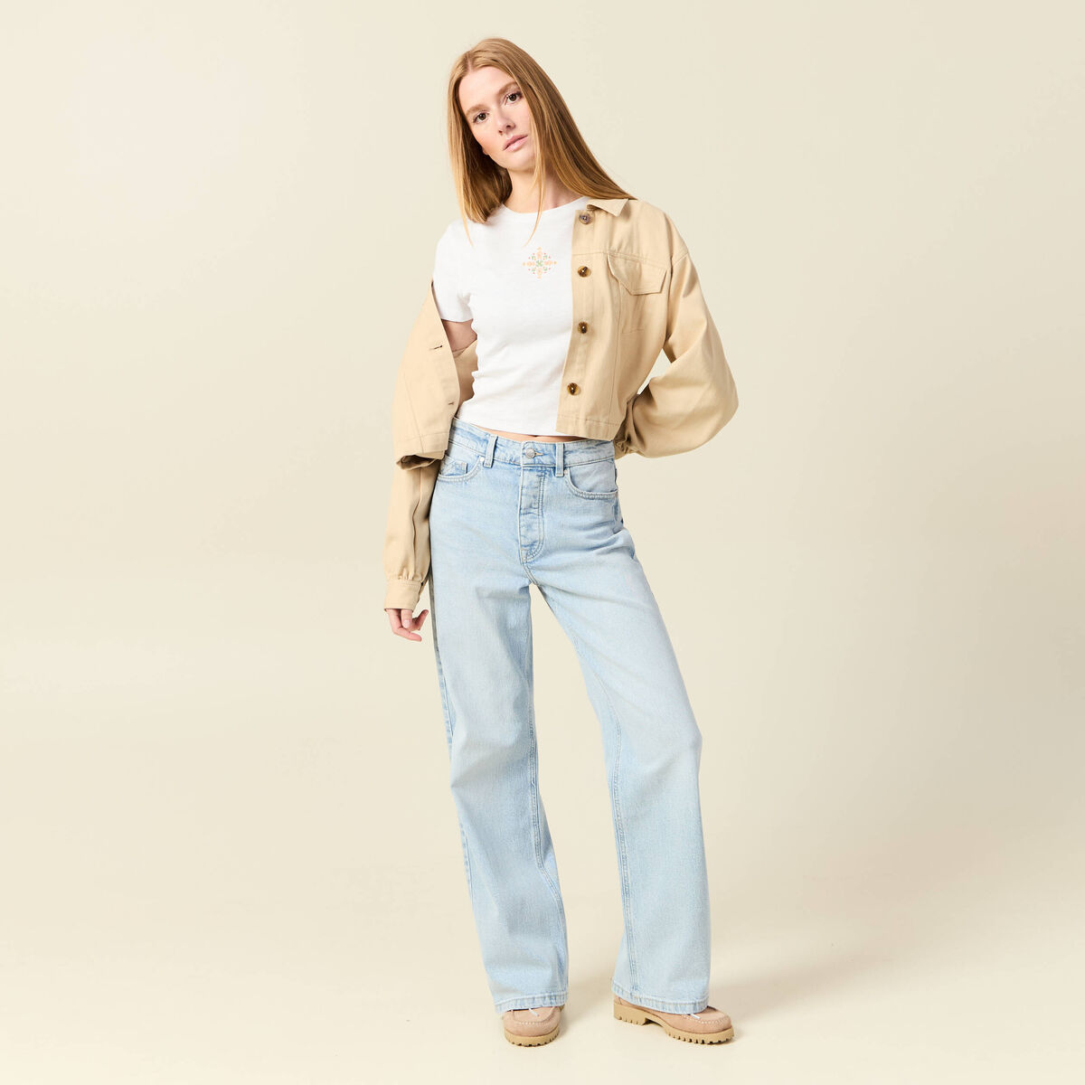T-shirt ajust&eacute; cropped col rond ivoire femme