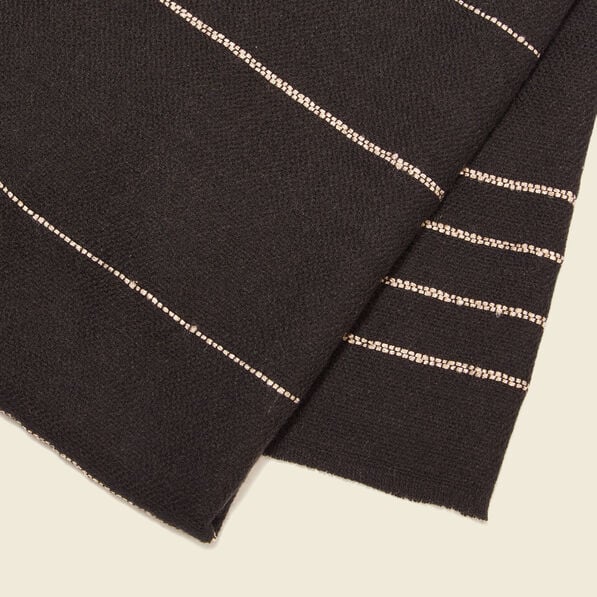 echarpe avec fils metallises noir femme Écharpe avec fils métallisés noir femme