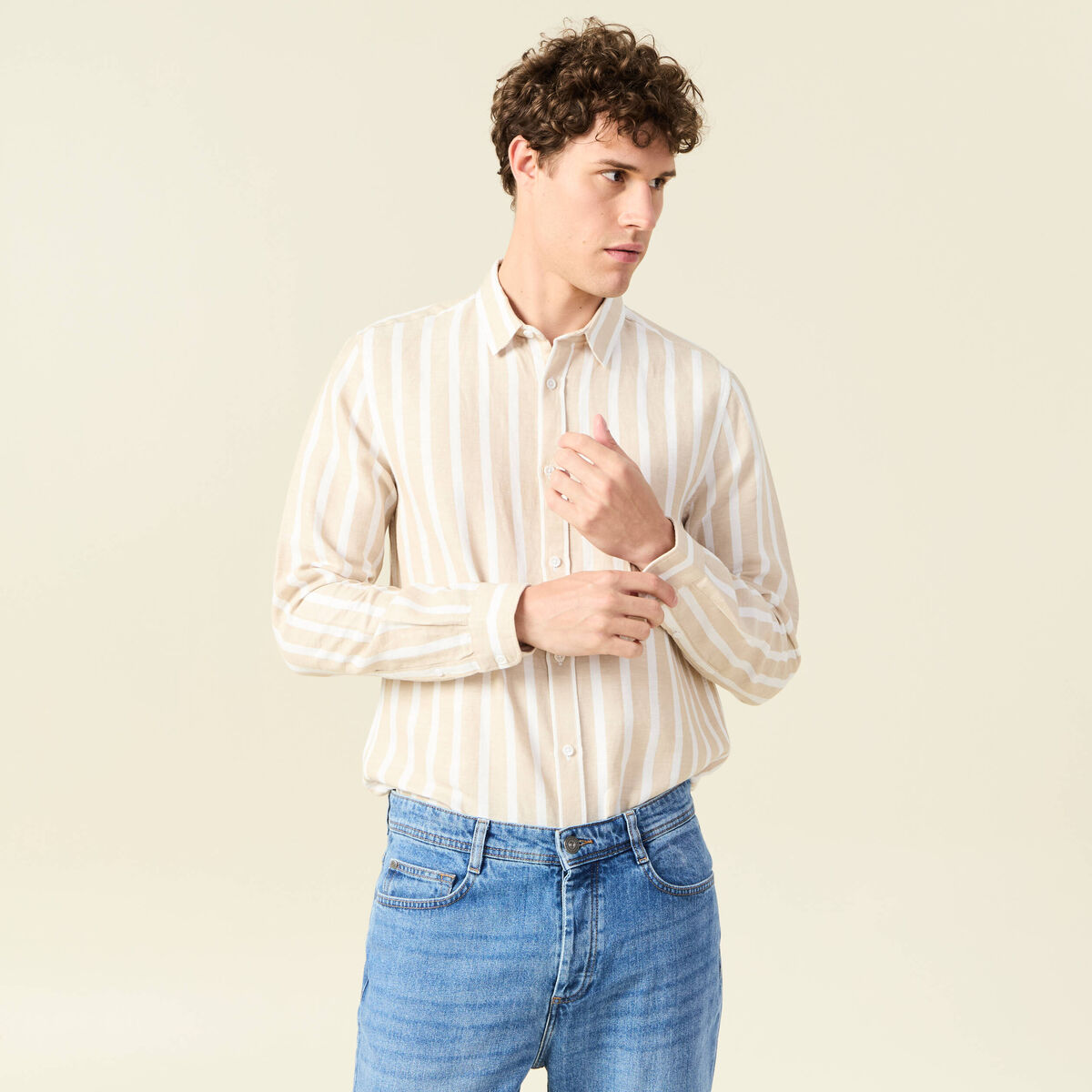 Col ray&eacute; manches longues col classique sable homme