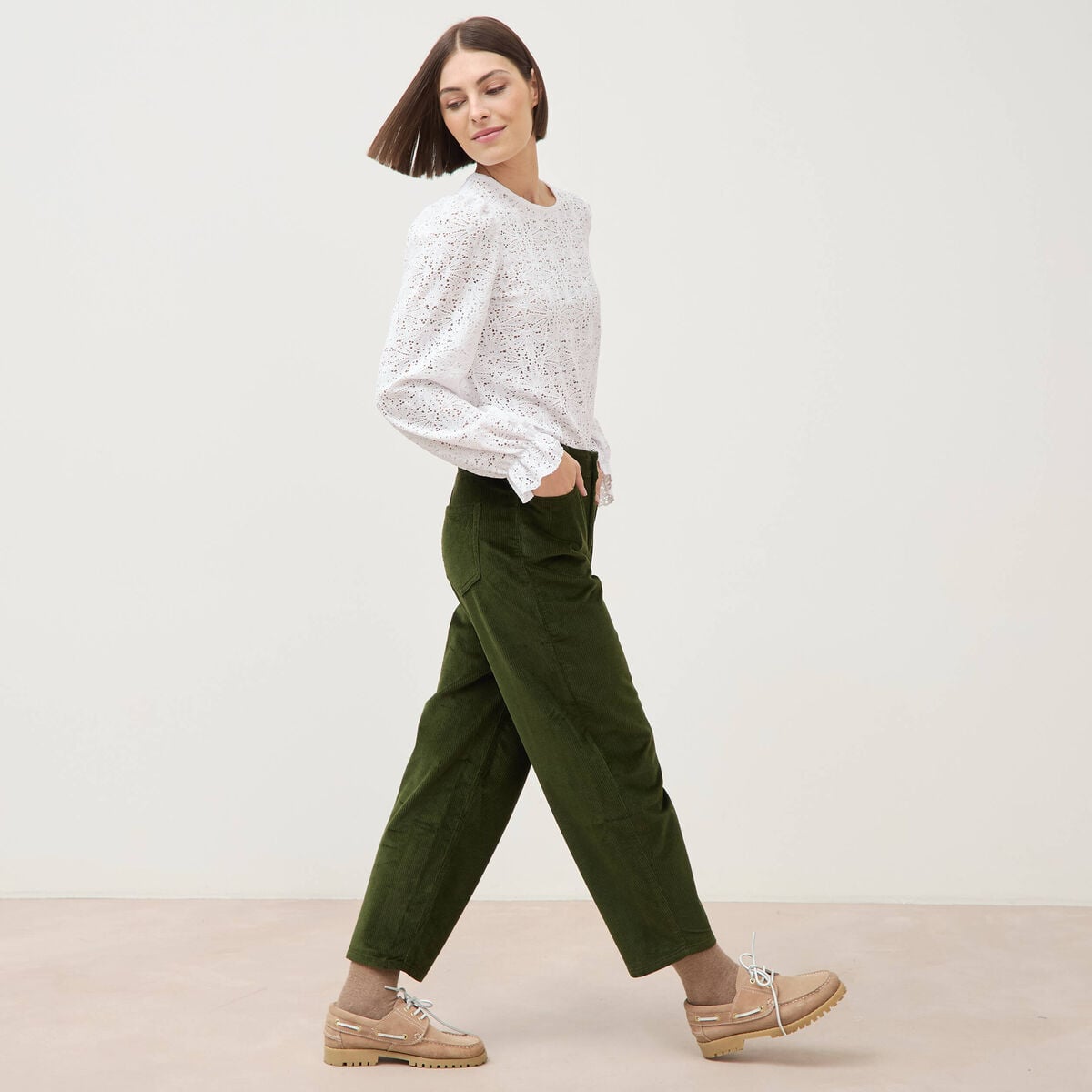 Pantalon taille haute velours resserr&eacute; vert fonc&eacute; femme