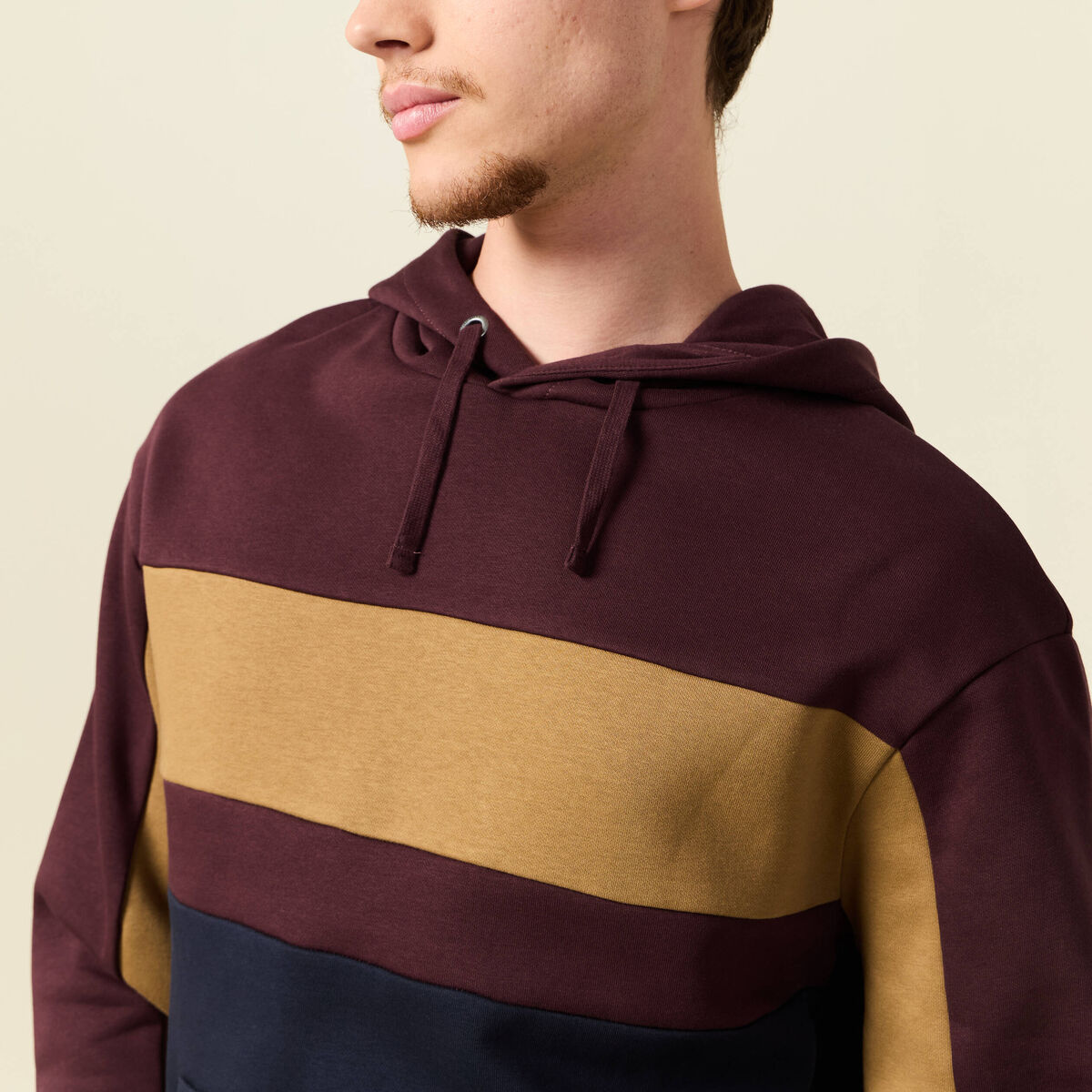 Sweat &agrave; capuche manches longues bordeaux homme