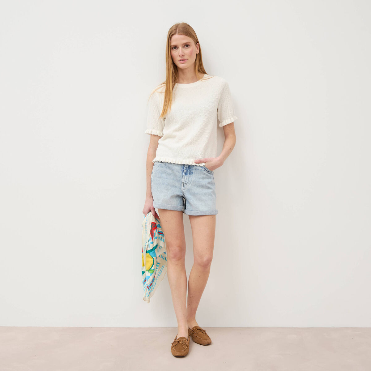 Pull droit court en coton ecru femme