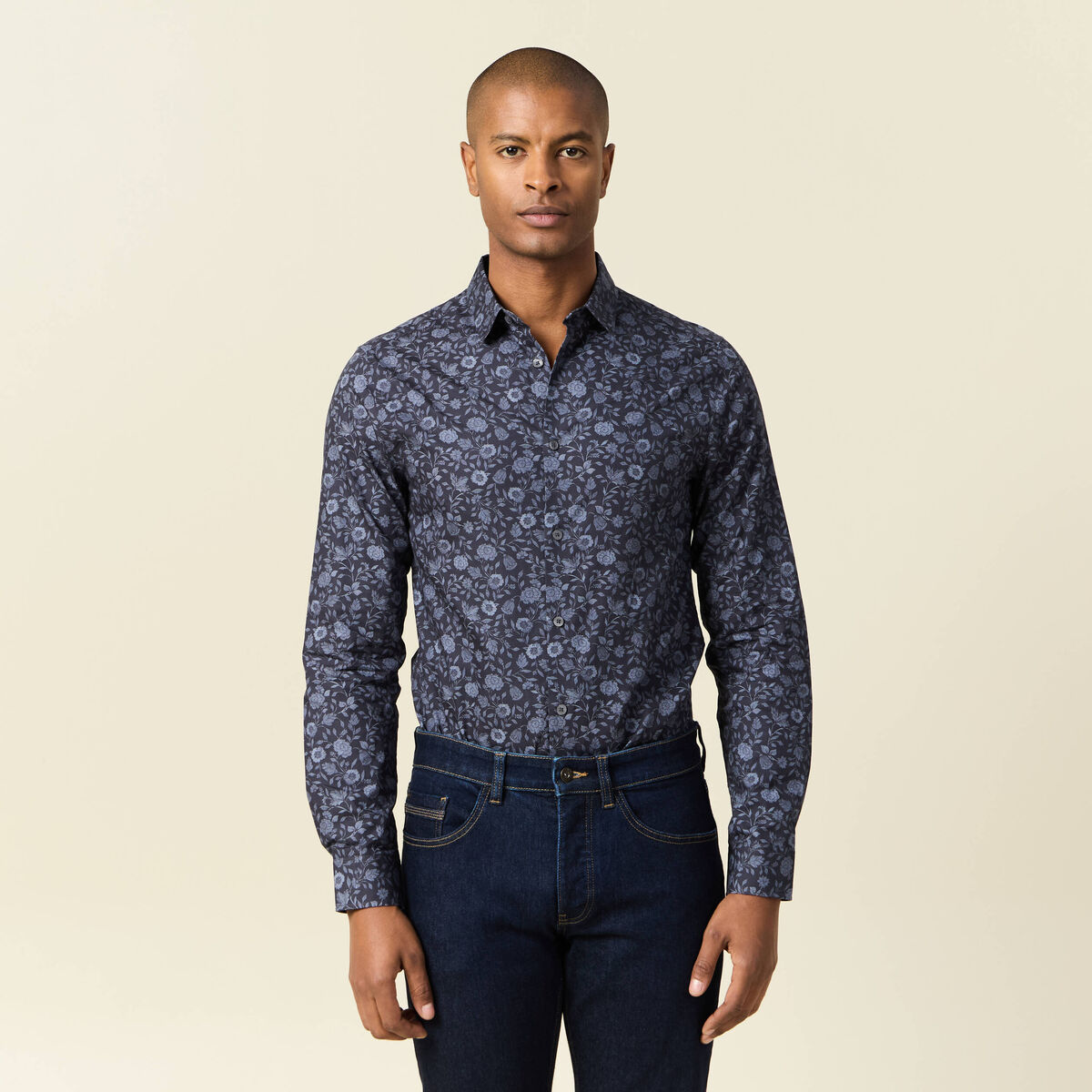 Chemise cintr&eacute;e en coton manches longues bleu marine homme