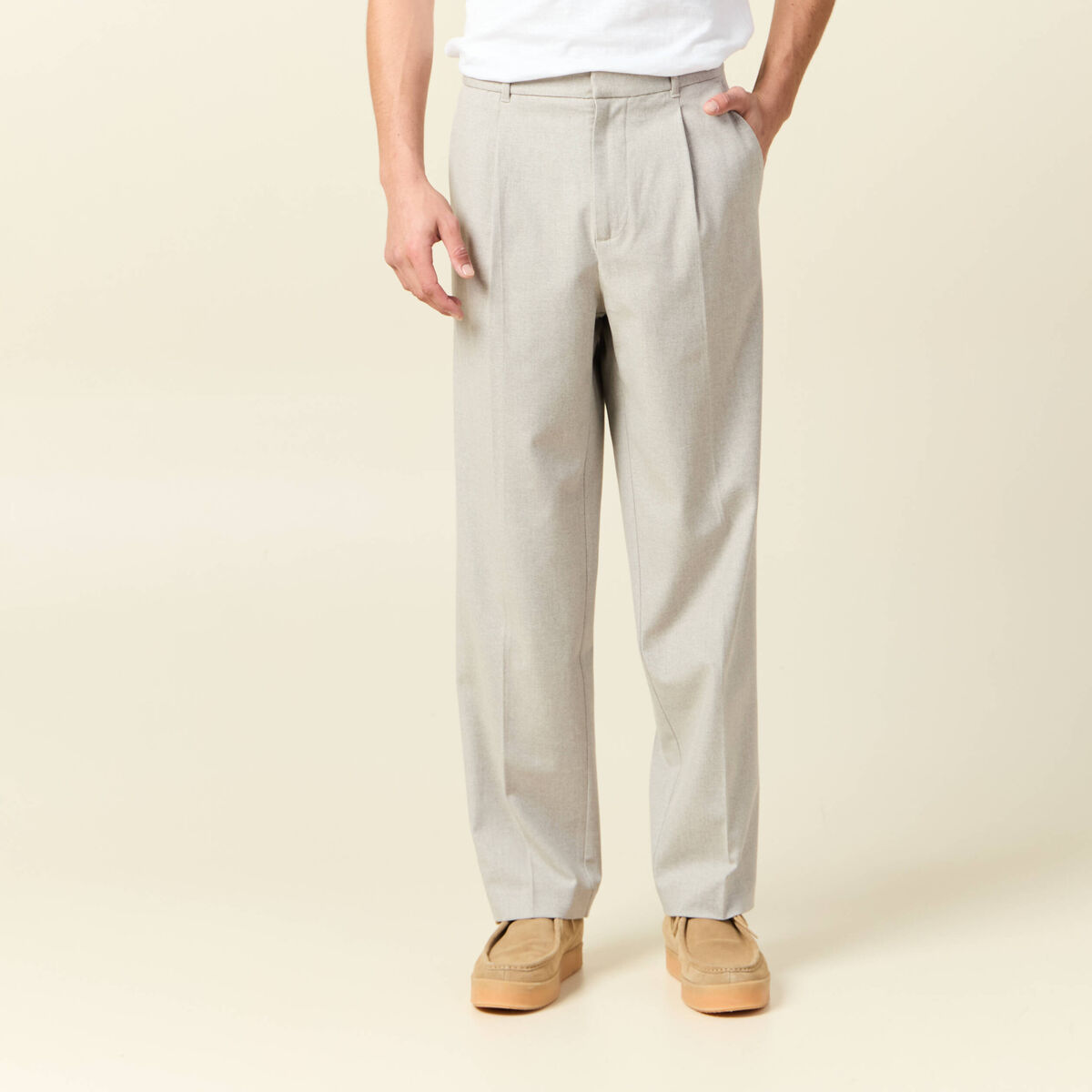 Pantalon chino large à pinces beige homme