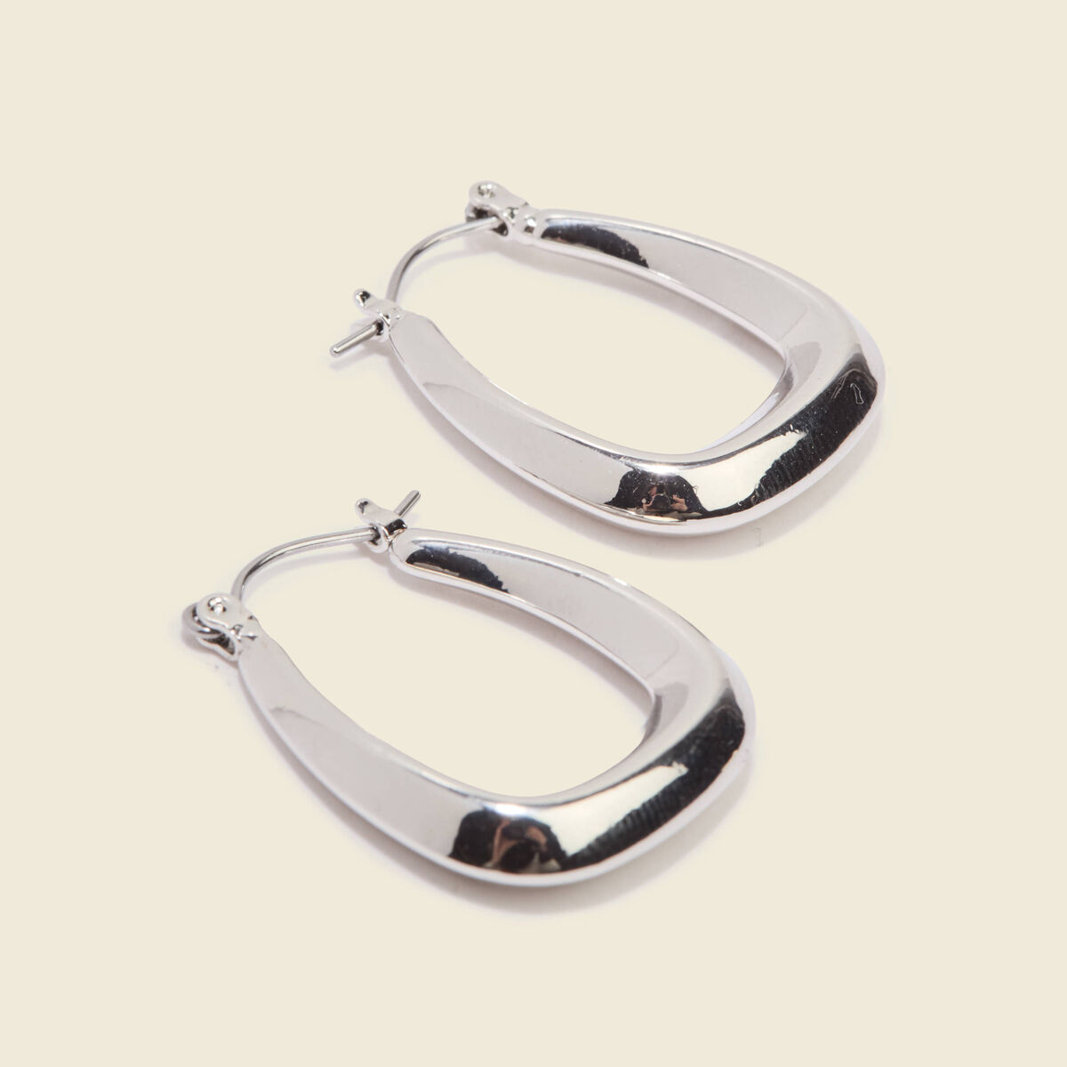 Boucles d'oreilles couleur argent femme