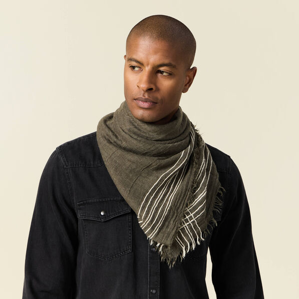 foulard a franges vert kaki homme Foulard à franges vert kaki homme