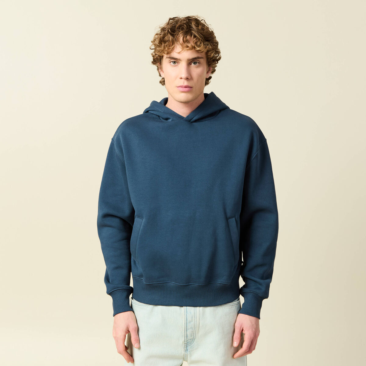 Sweat &agrave; capuche manches longues bleu fonc&eacute; homme