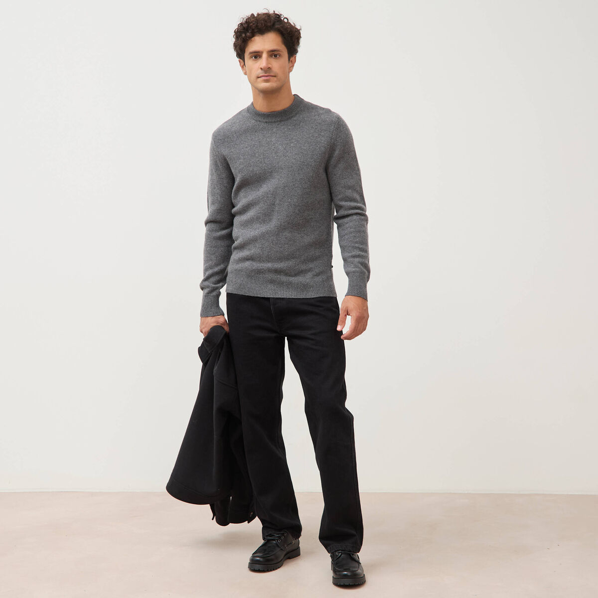 Pull droit col rond manches longues gris fonc&eacute; homme