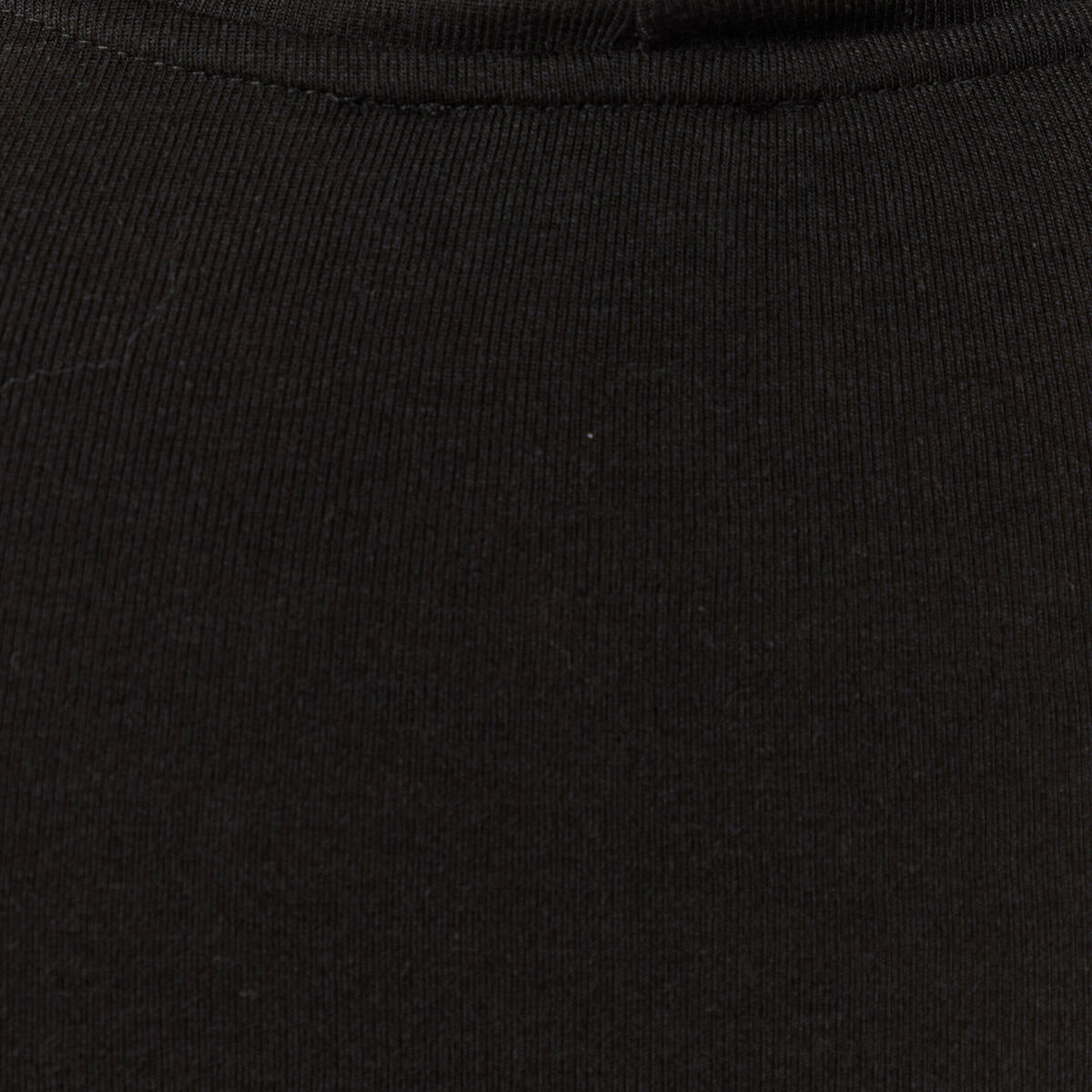 T-shirt cintr&eacute; manches longues col roul&eacute; noir femme