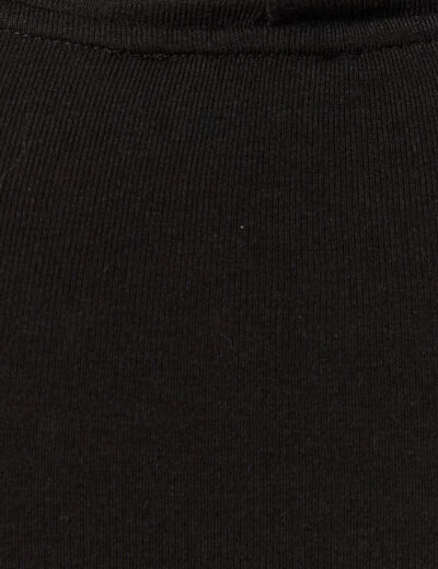 T-shirt cintr&eacute; manches longues col roul&eacute; noir femme