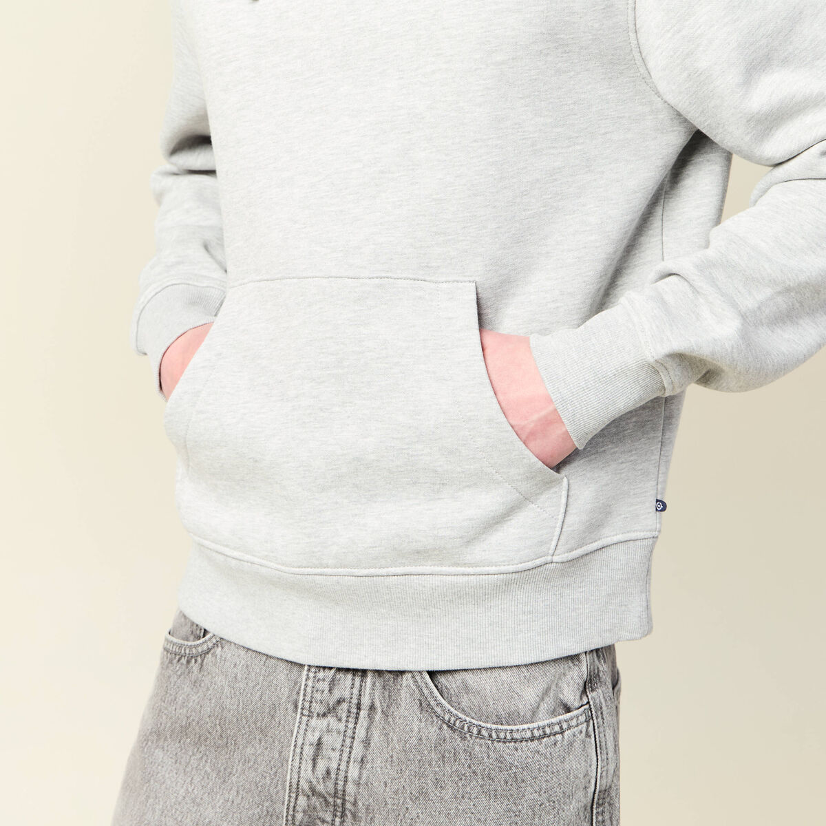 Sweat &agrave; capuche gris homme