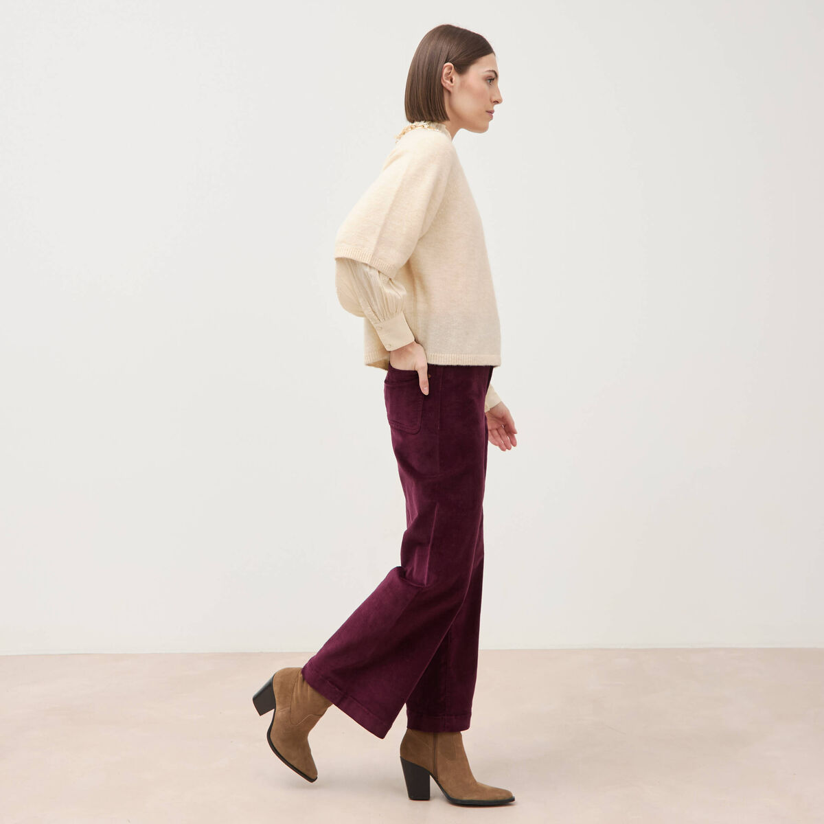 Pull droit court col v manches courtes ivoire femme