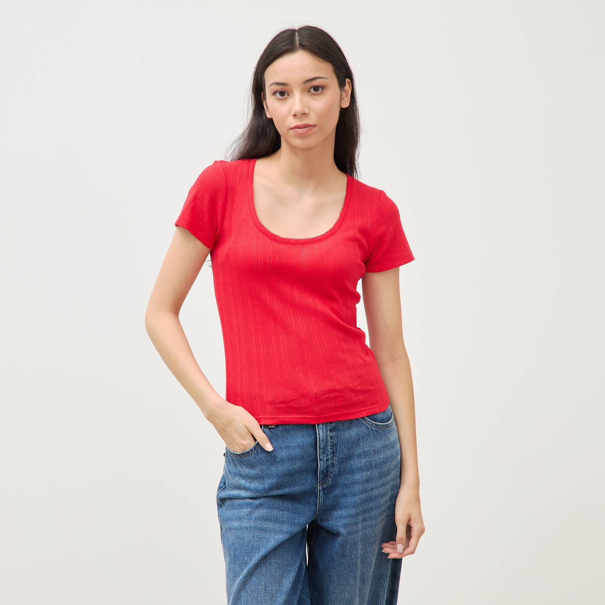 T-shirt ajust&eacute; col rond manches courtes rouge femme