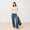 T-shirt cintr&eacute; col rond manches longues beige femme